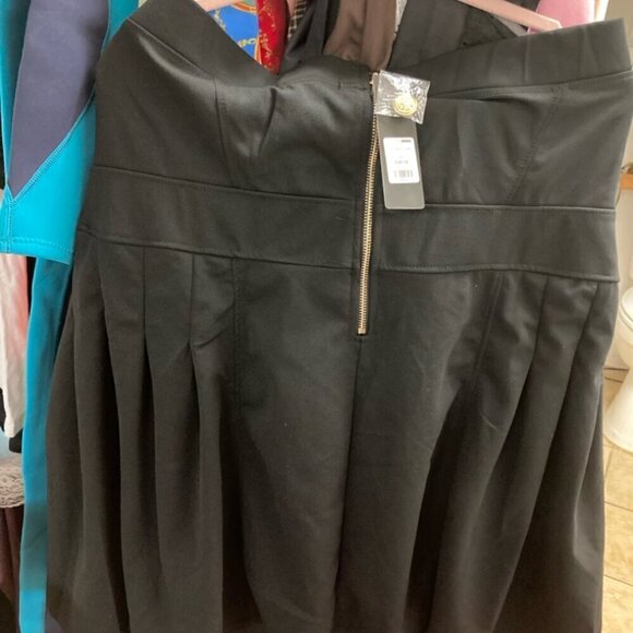 Black strapless, pleaded gold buttons, mini dress size 3X fashion nova - Picture 3 of 5